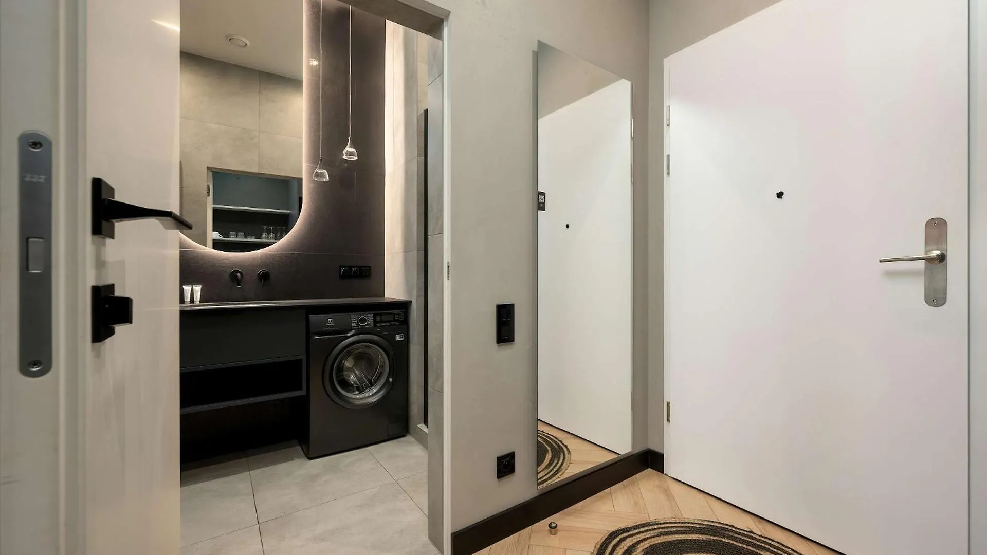 Apartment Studio W Centrum Wroclawia Sauna & Silownia By Noclegi Renters Poland