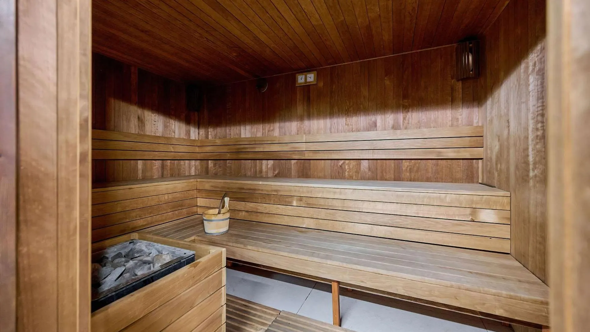Studio W Centrum Wroclawia Sauna & Silownia By Noclegi Renters Apartment